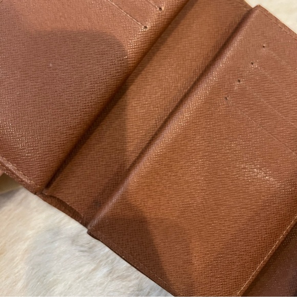 LOUIS VUITTON Monogram Wallet - Picture 8 of 14